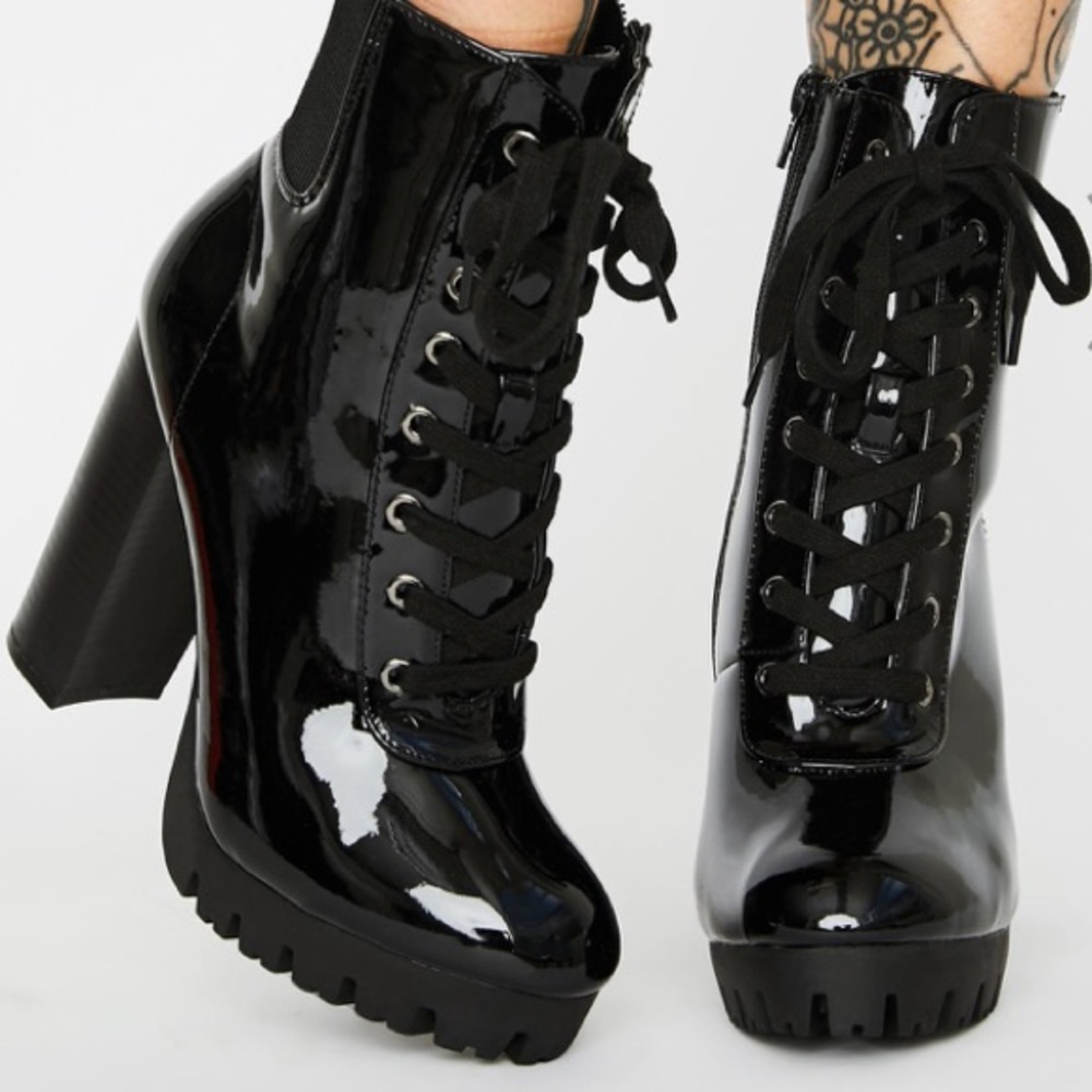 🌵7 for 45🌵HEELED COMBAT BOOTS SHINY BLACK LACEUP